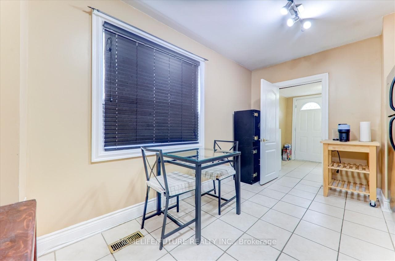 56 Sullivan Street photo 15