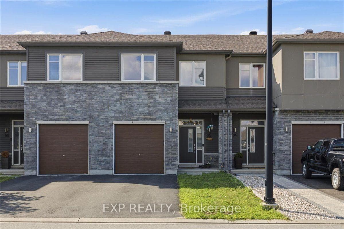 92 Riddell Street photo 1