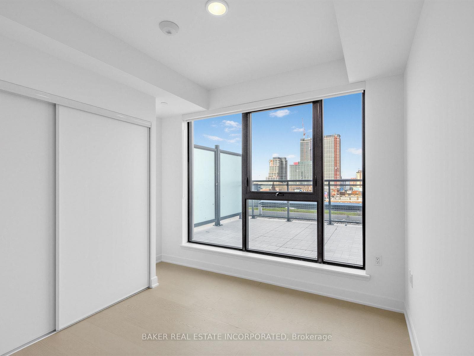758 Dovercourt Road Unit 709 photo 9