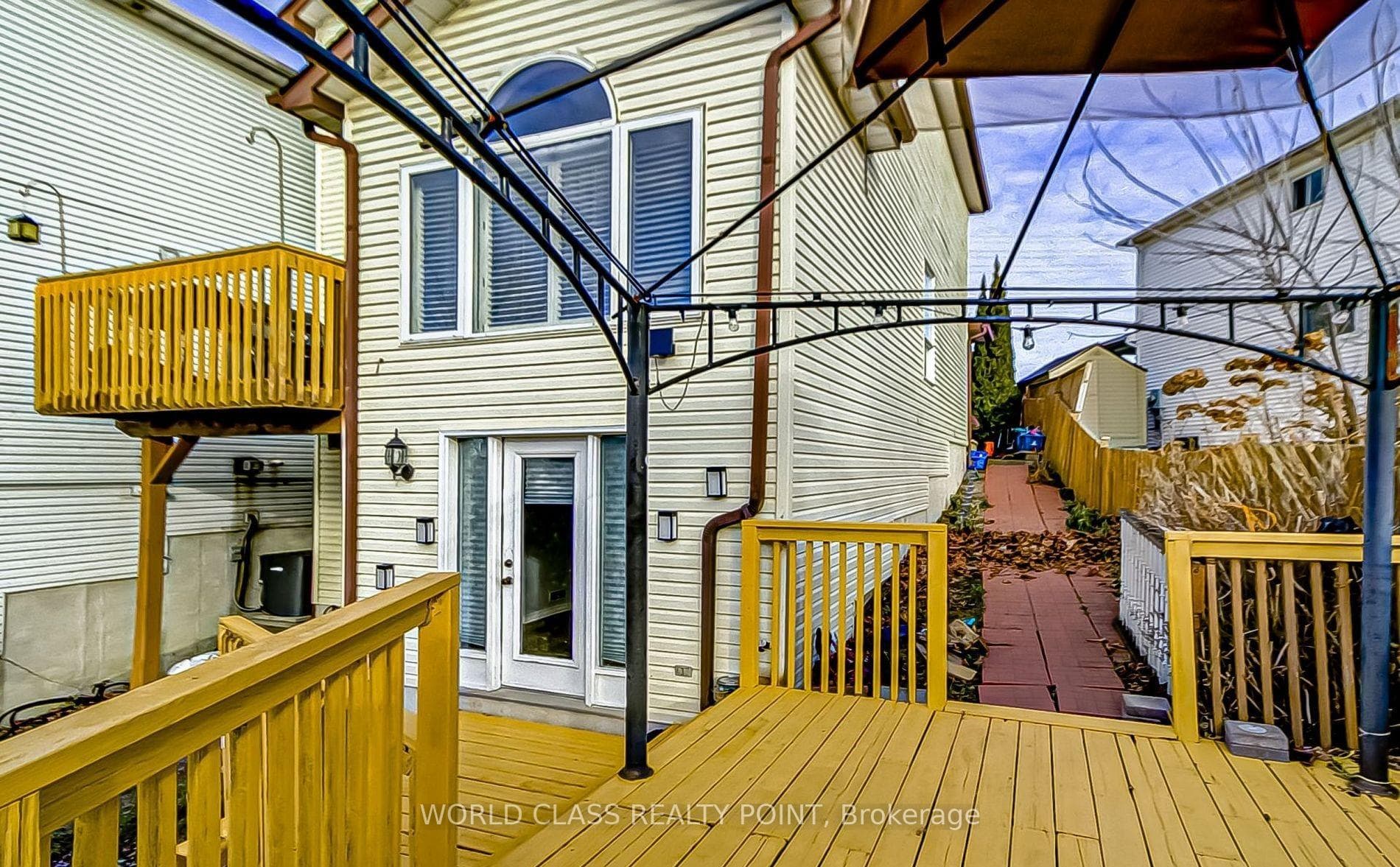 471 Cobblehill Drive Unit (Upper Portion) photo 20
