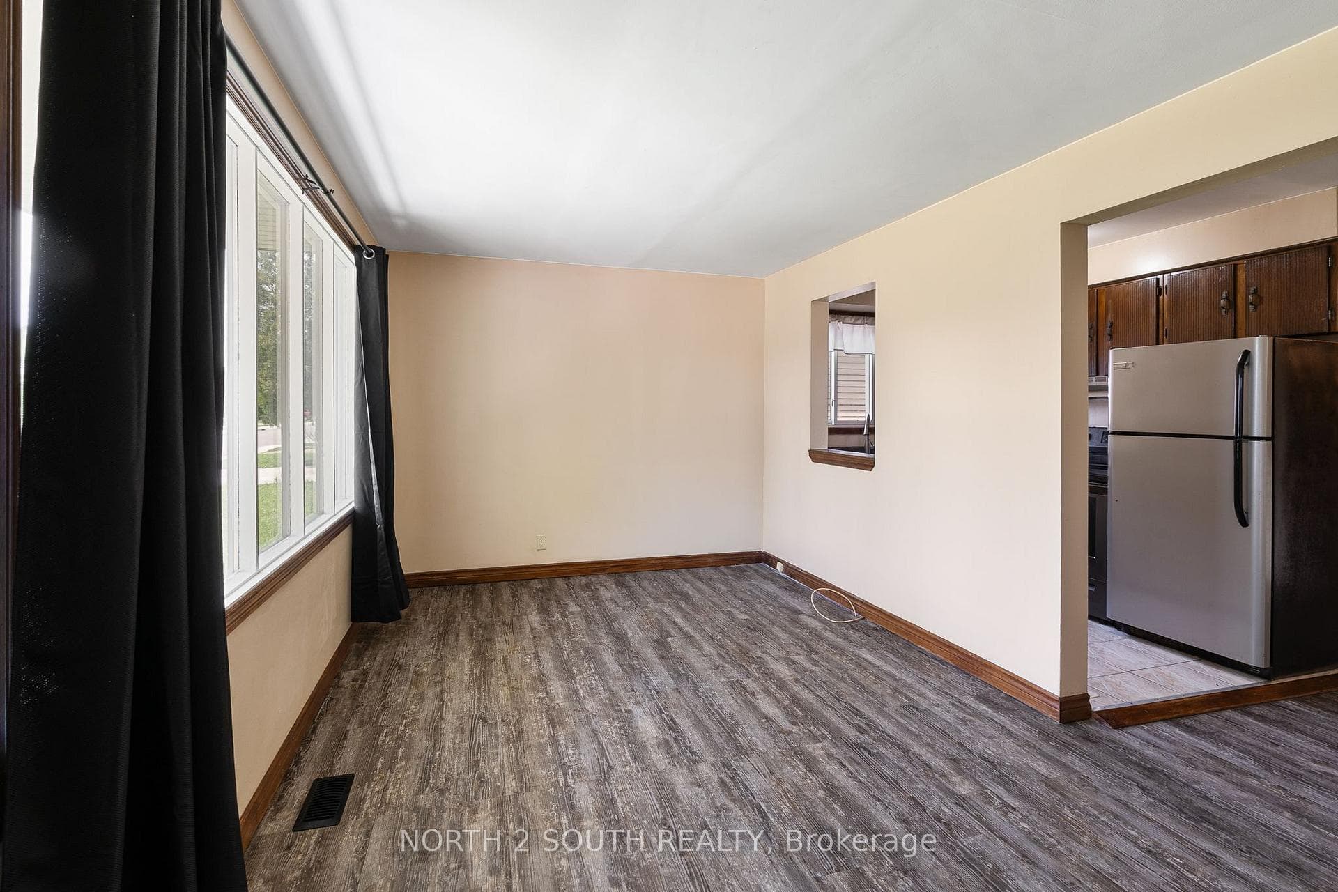 1360 Goyeau Street photo 5