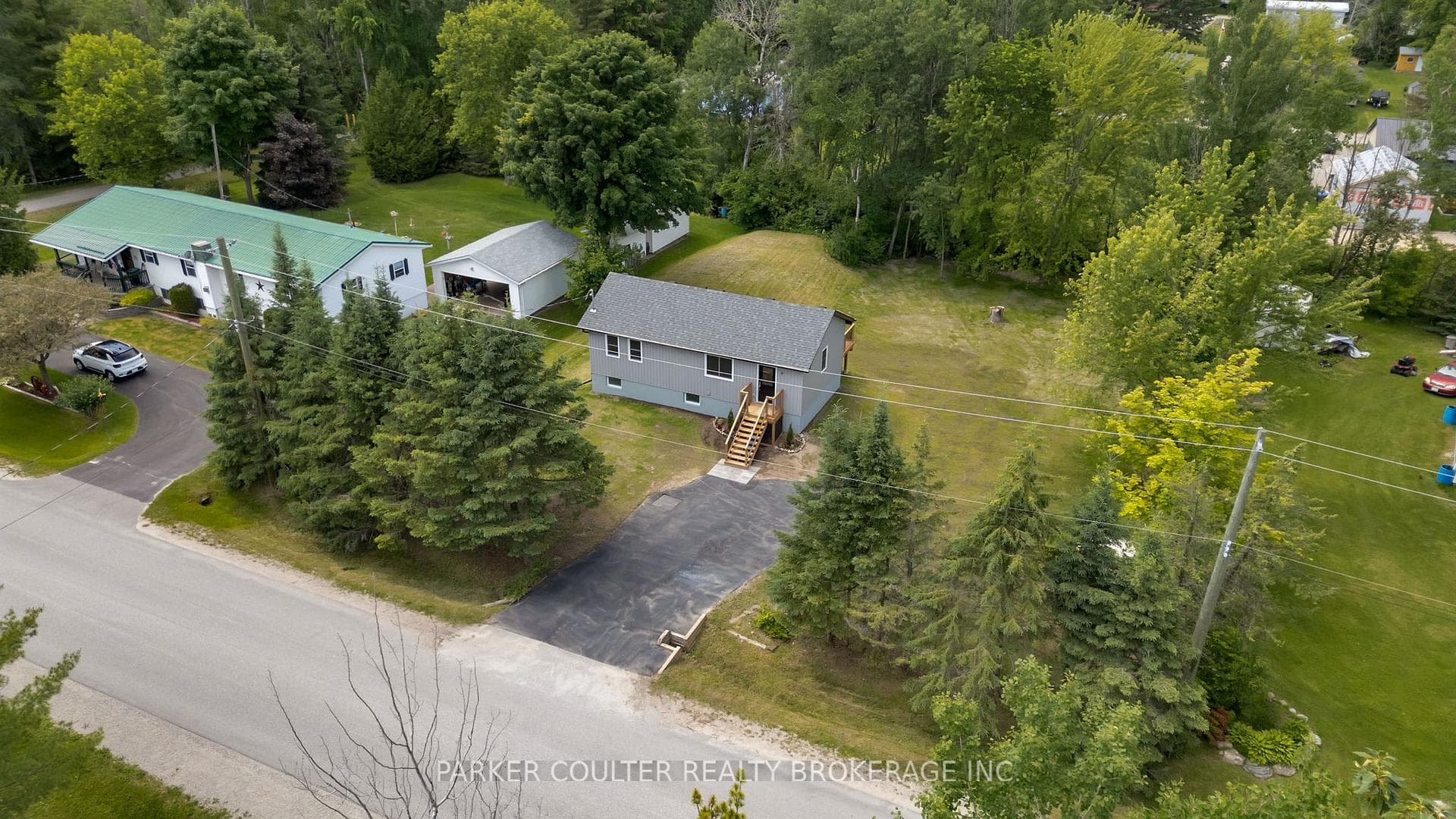 8 Caswell Road photo 38