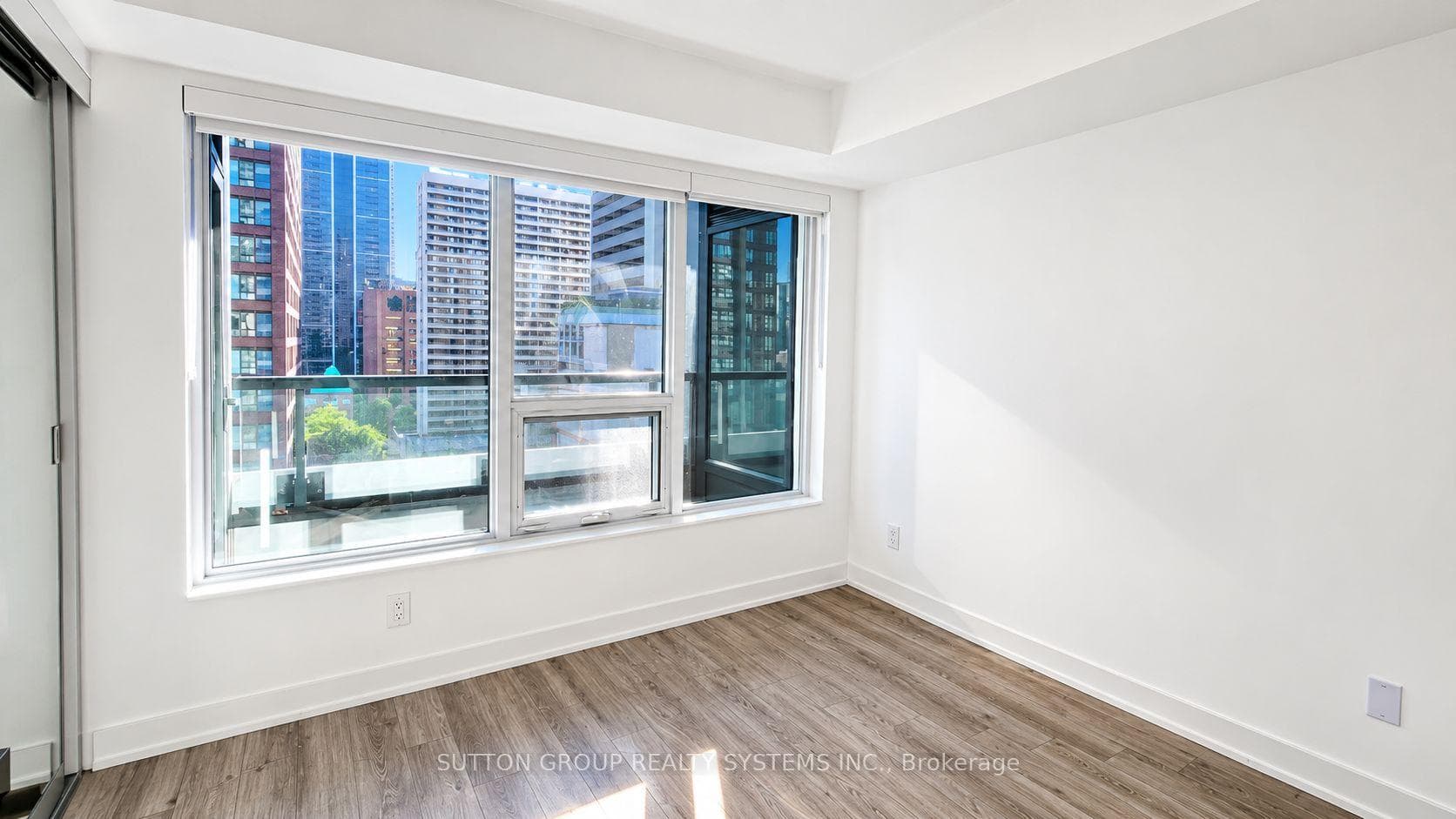 609 Sherbourne Street Unit 1003 photo 14