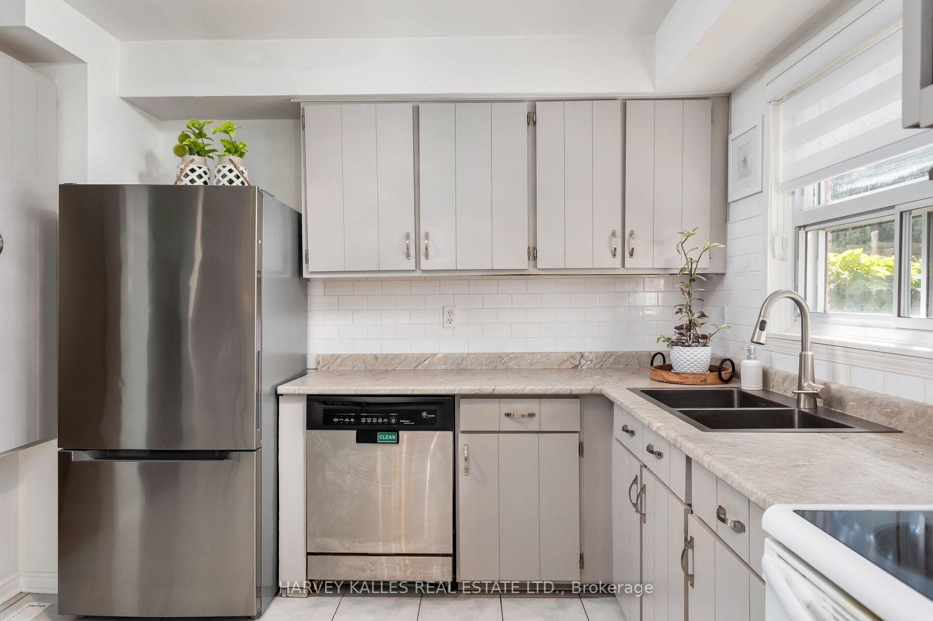 1055 Shawnmarr Road Unit 161 photo 15