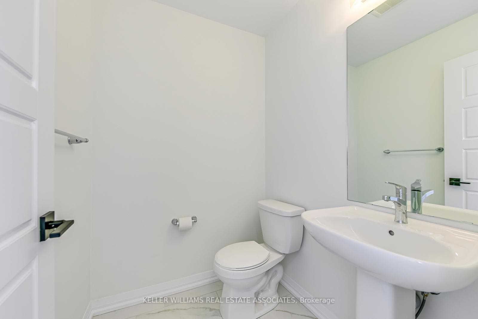1 Norwich Crescent photo 27