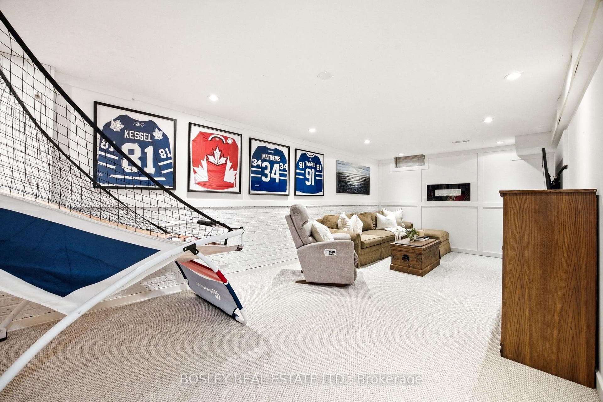 440 Sandford Street photo 31