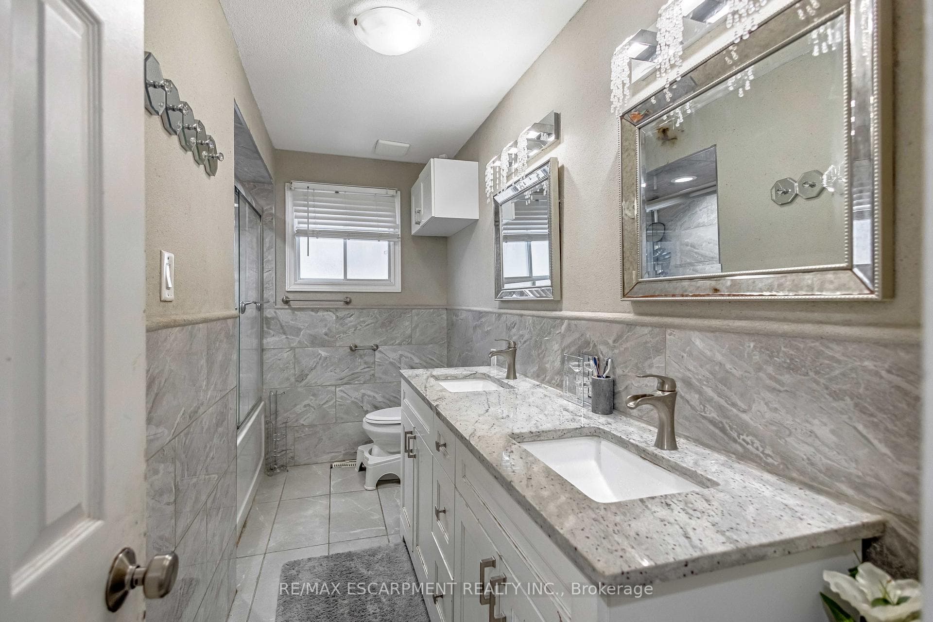 70 Ossington Drive photo 18