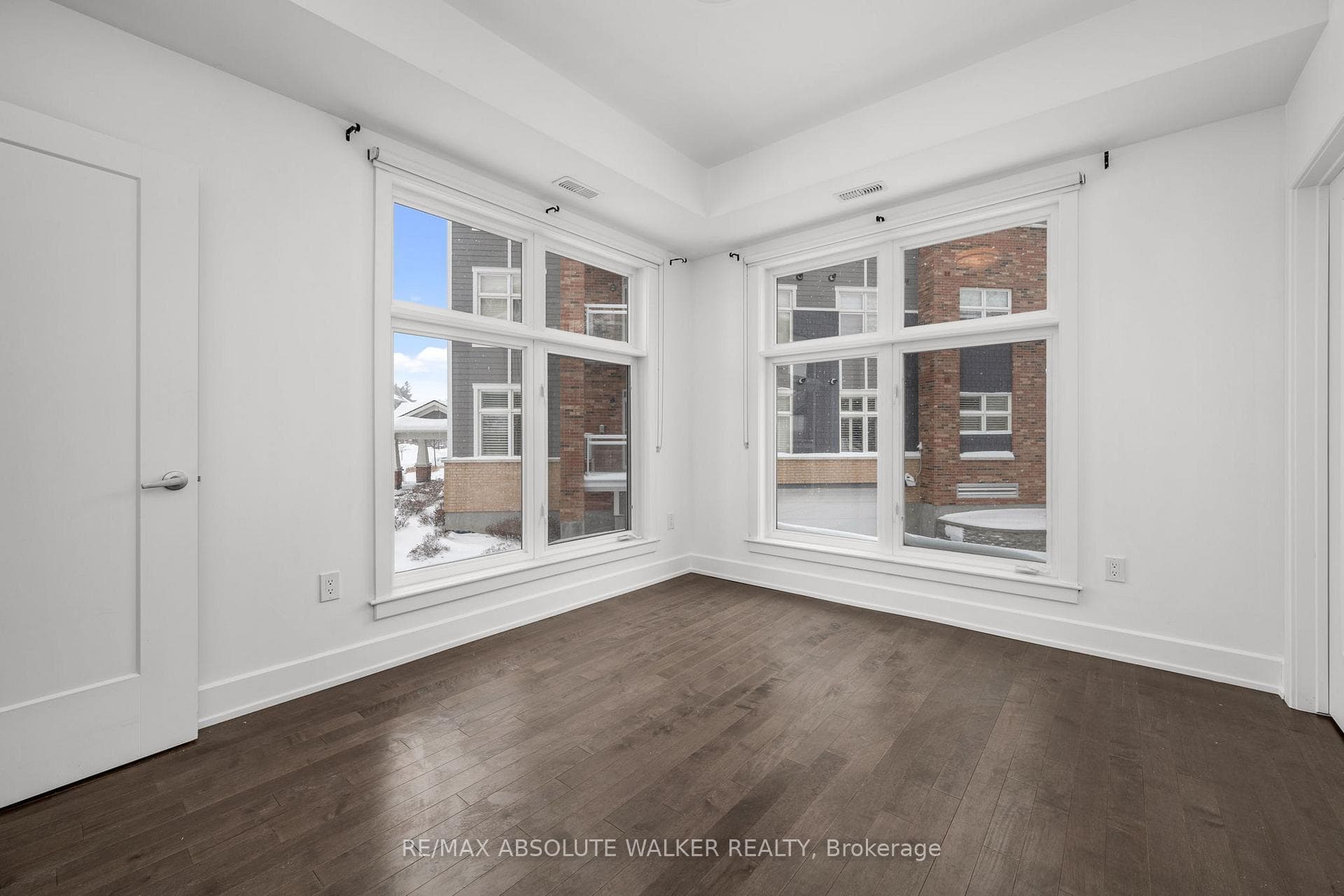 305 Elizabeth Cosgrove Private Unit 101 photo 36