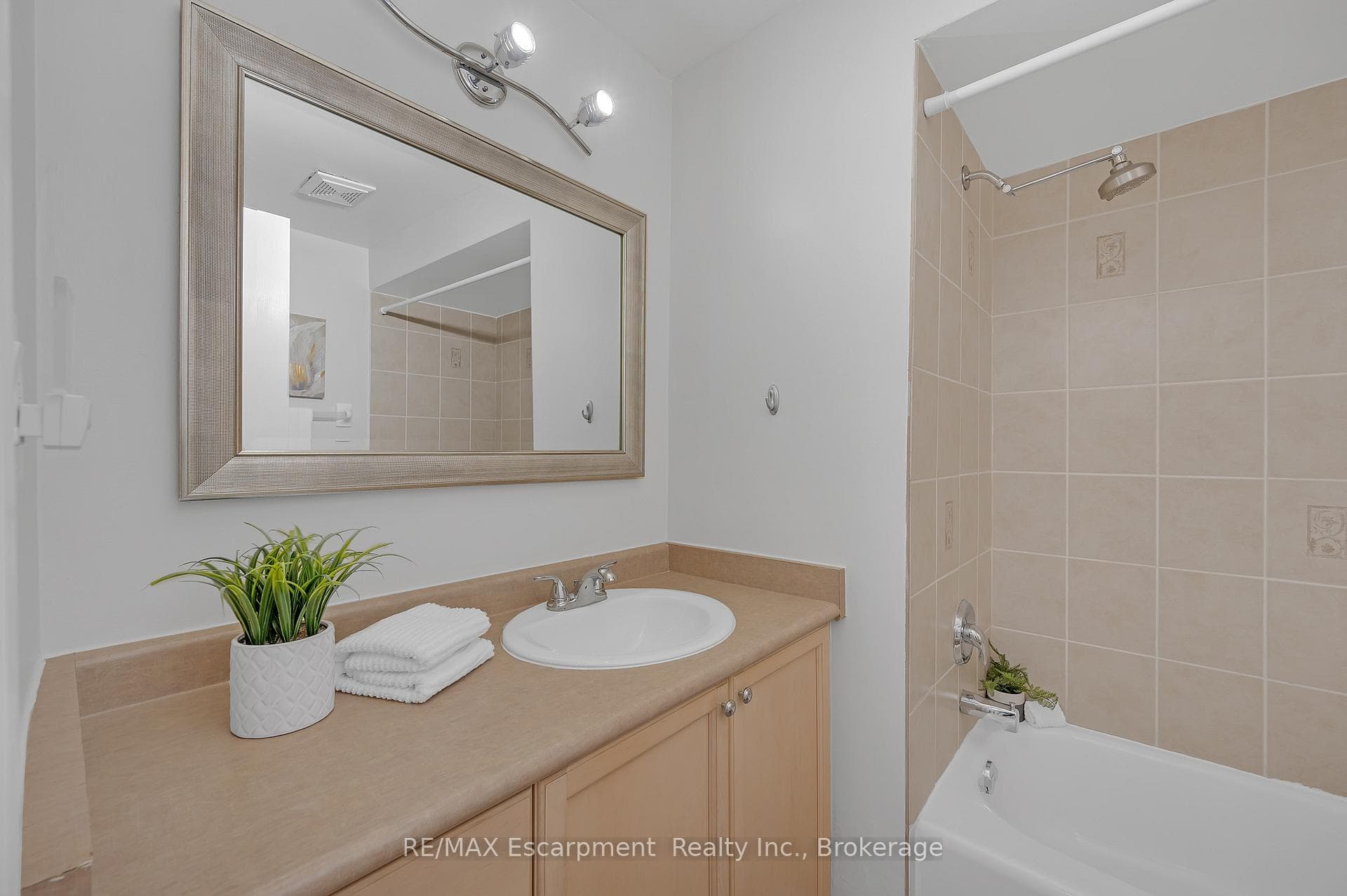 755 Hyde Road photo 20