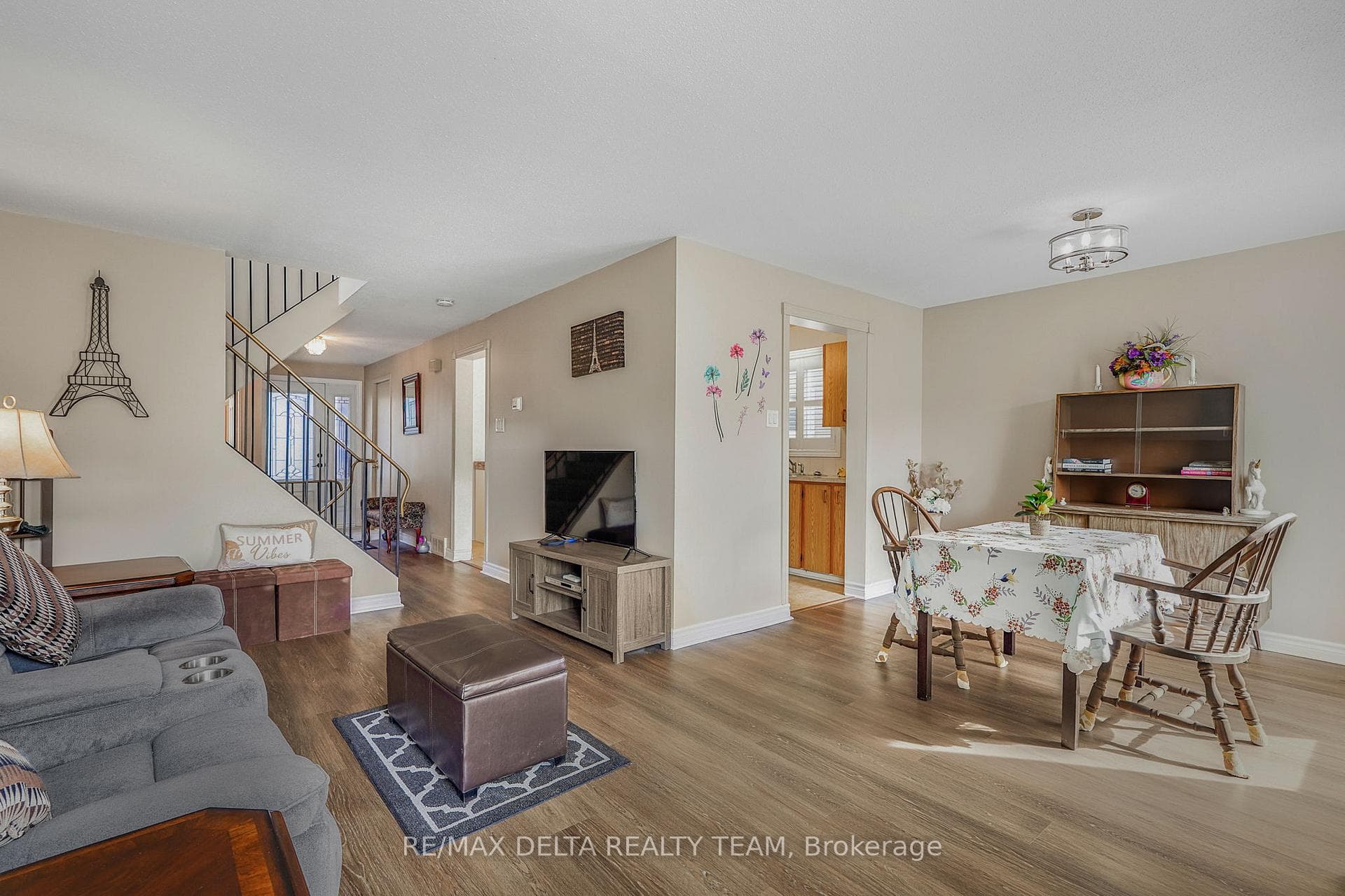 6043 VALLEY FIELD Crescent photo 9