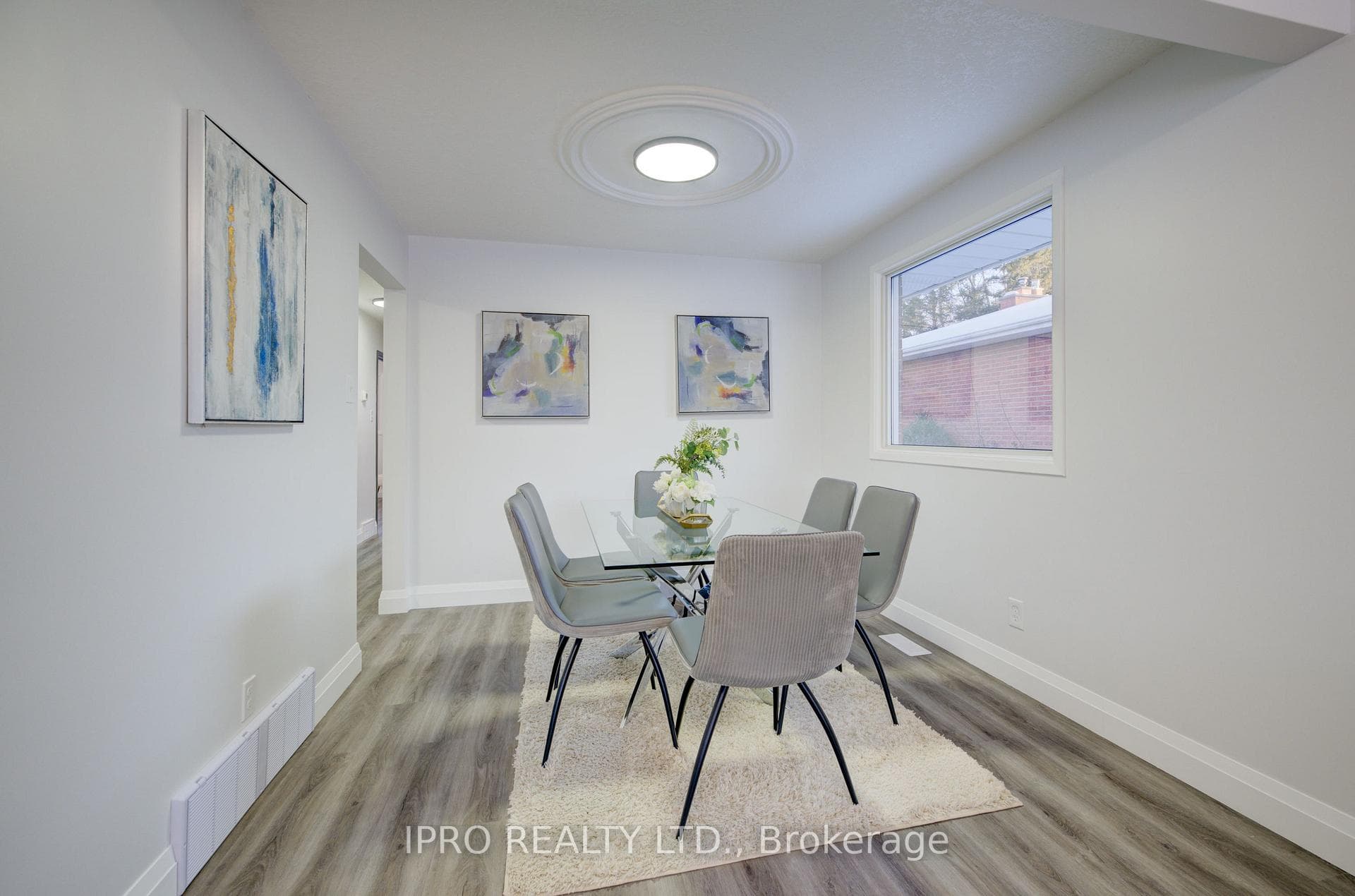 18 Martinglen Crescent photo 9