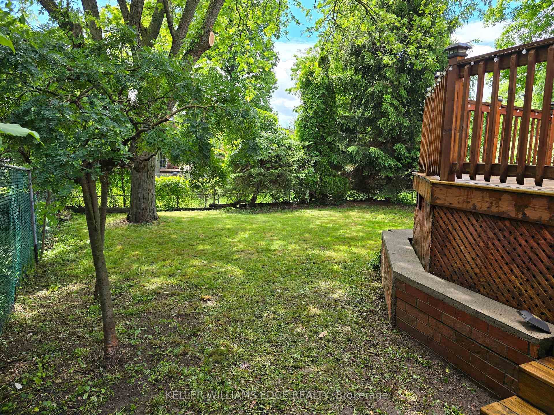 2328 Glastonbury Road photo 36