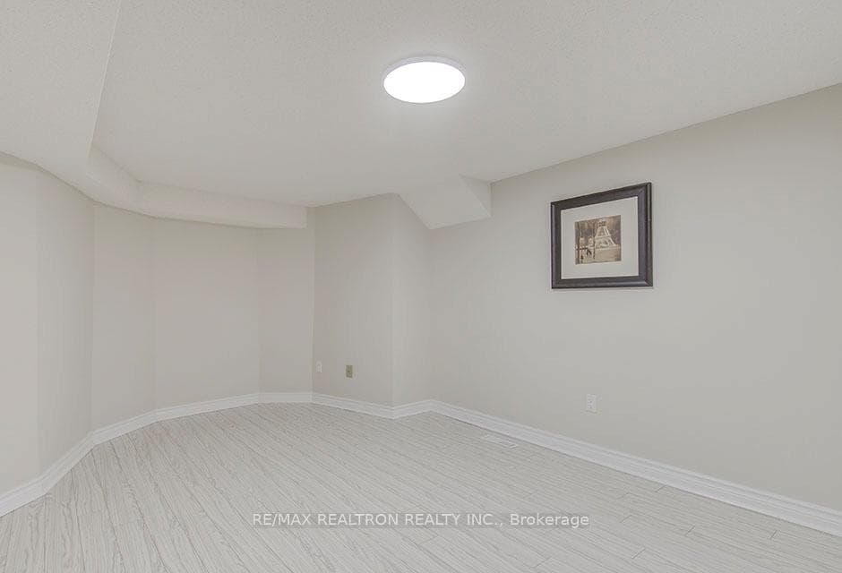 27 John Stiver Crescent photo 28