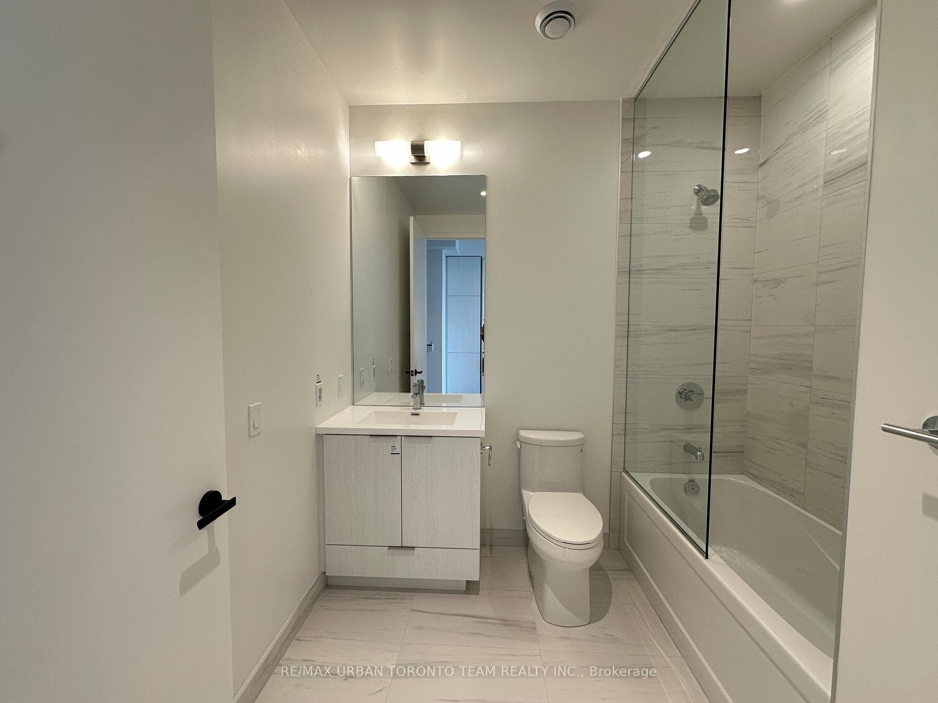 8 Interchange Way Unit 4908 photo 10
