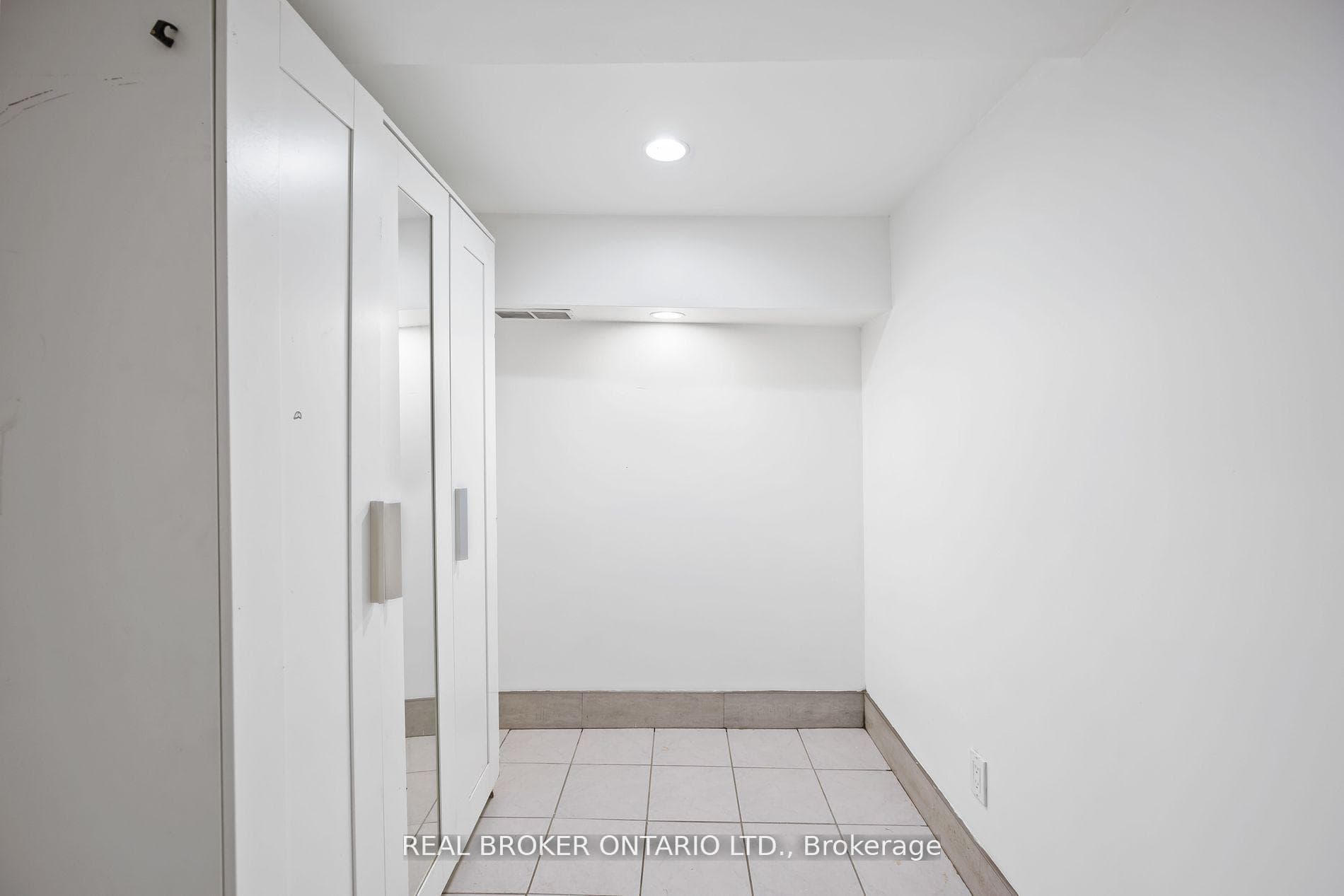124 Hallam Street Unit BSMT photo 2