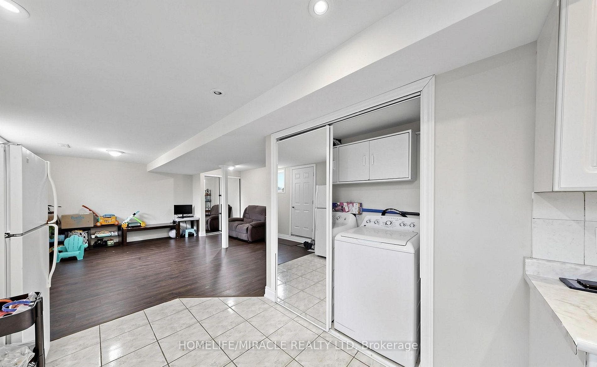 361 Brisdale Drive photo 30