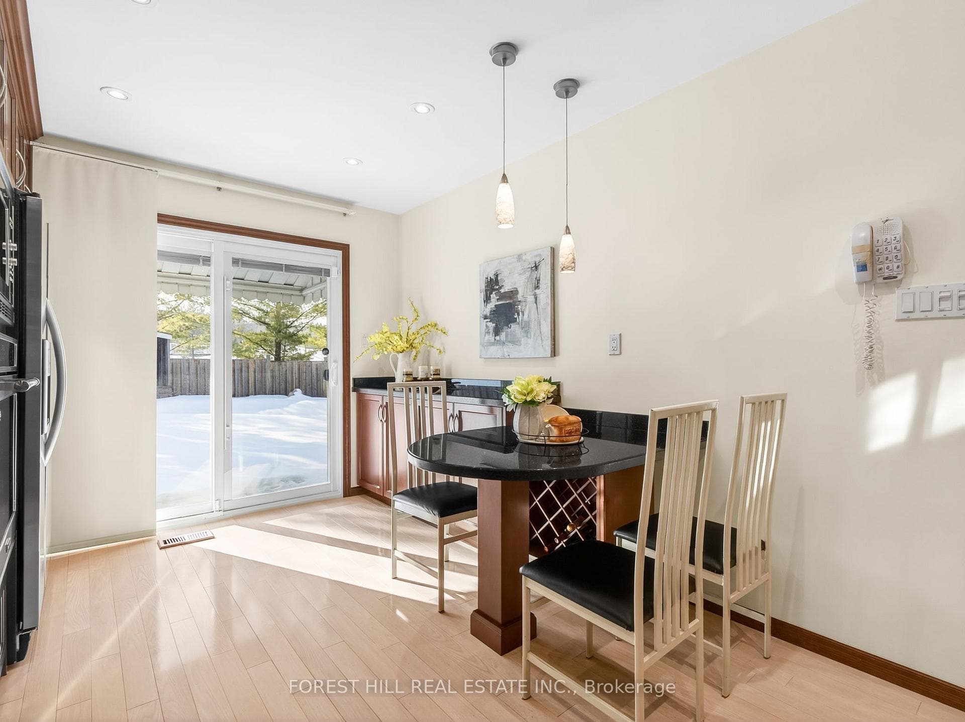 694 Conacher Drive photo 14