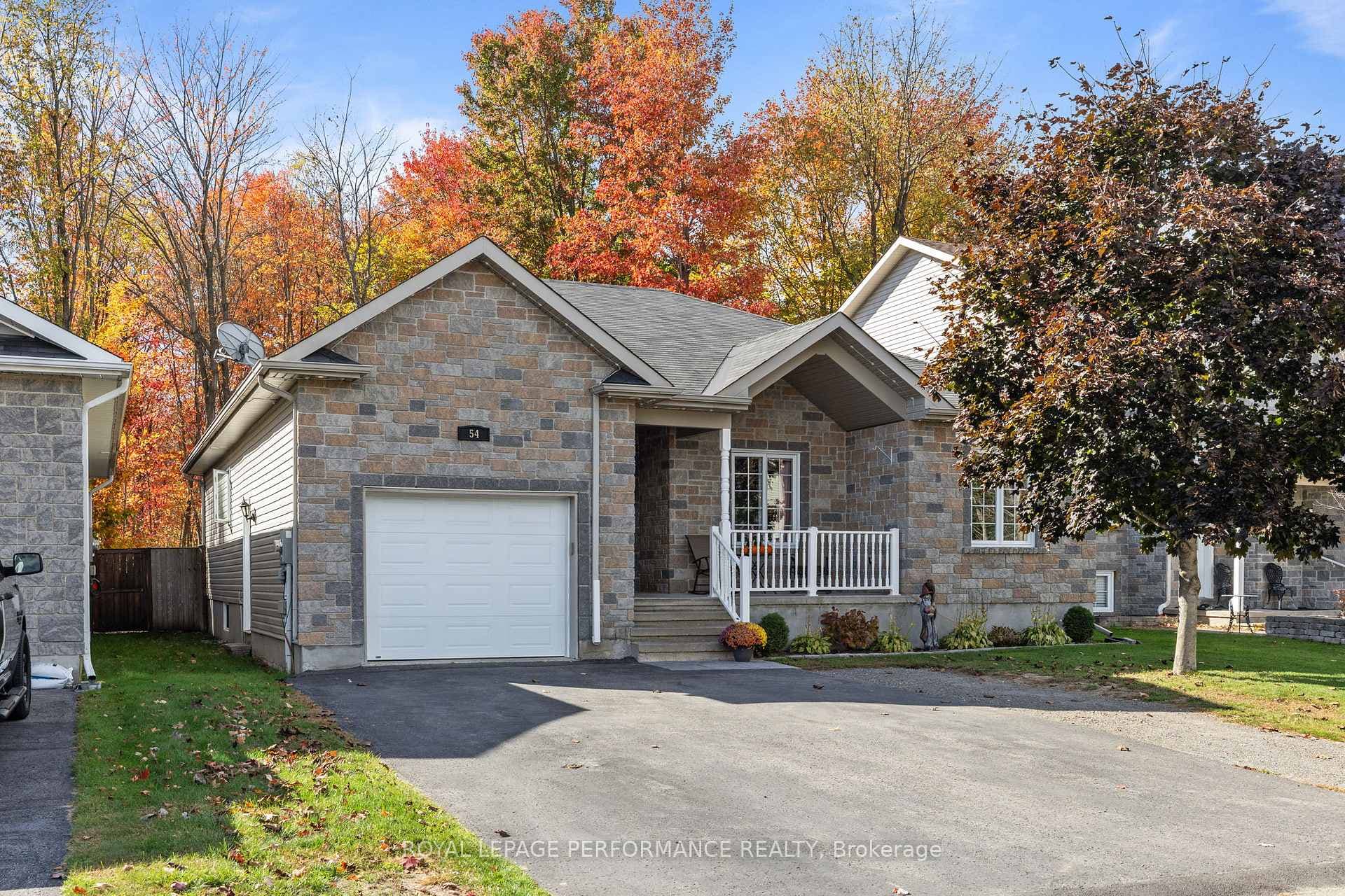 54 Giroux Street photo 1