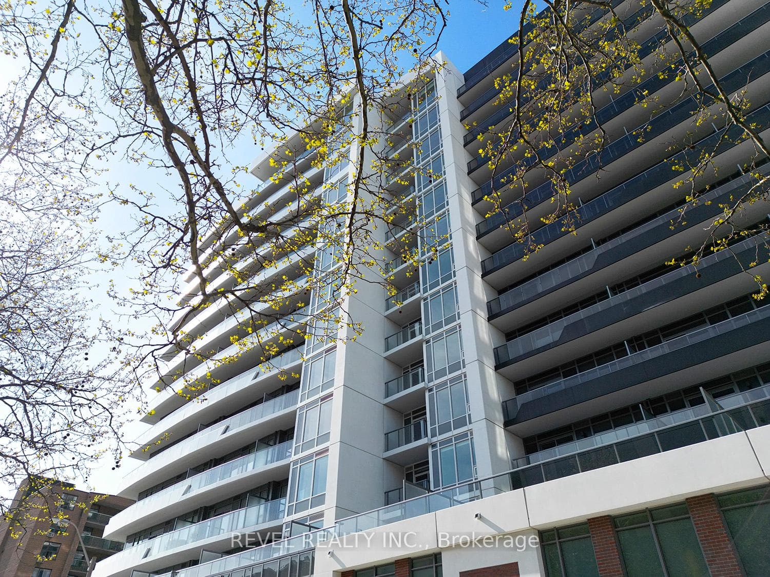 212 King William Street Unit 823 photo 22