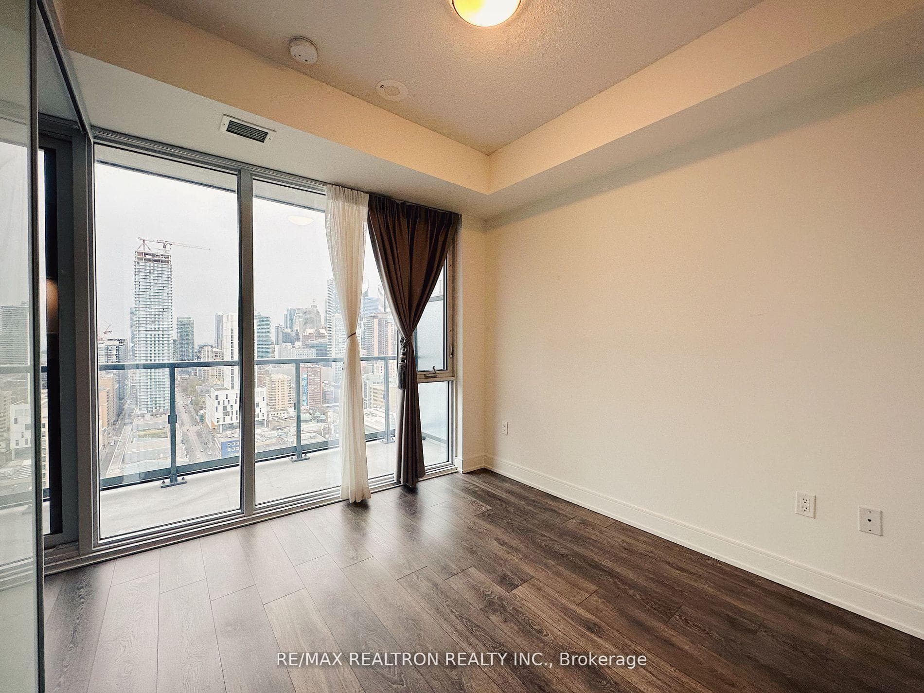 89 McGill Street Unit 2610 photo 10