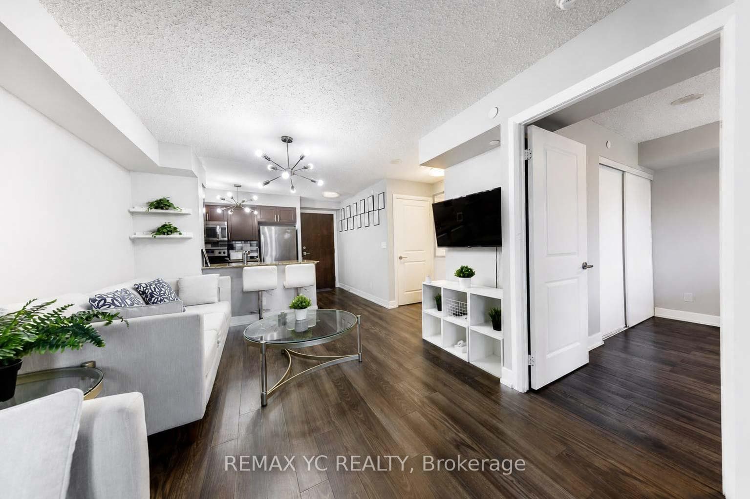 2 Eva Road Unit 1130 (Fully Furnished) photo 4