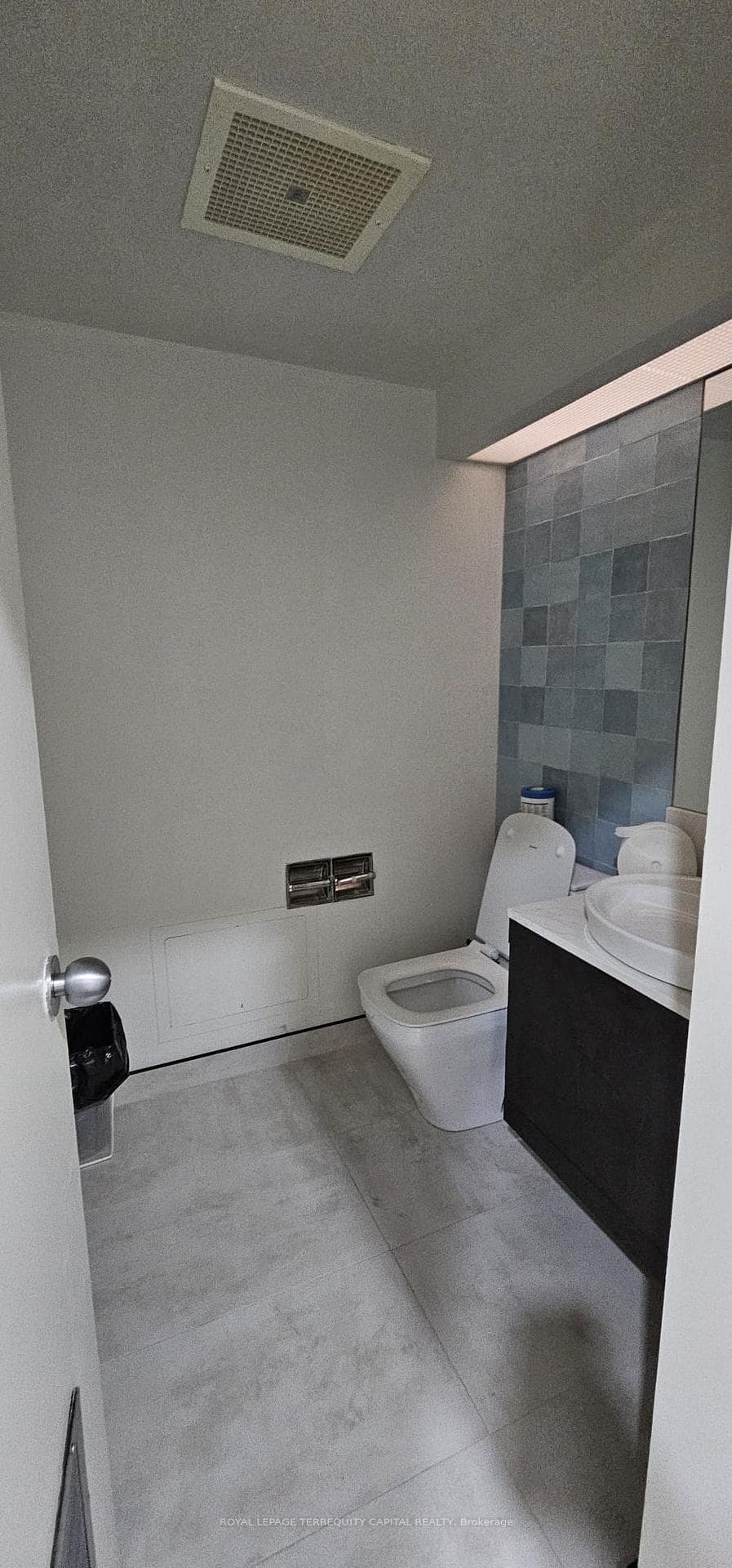 8300 Yonge Street Unit 201 photo 17