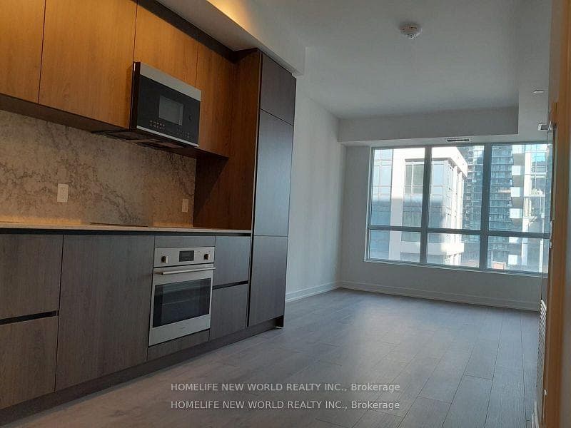 108 Peter Street Unit 1213 photo 3