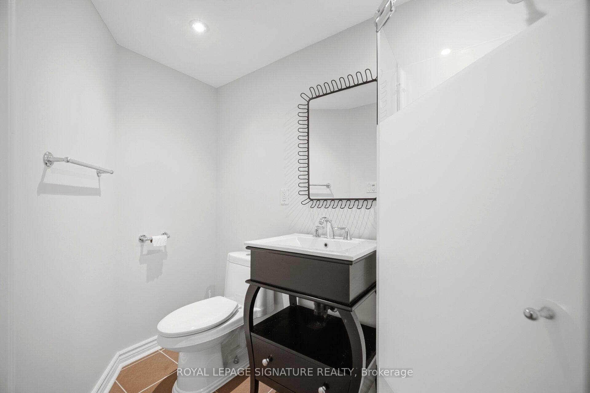 901 Knotty Pine Grove photo 39