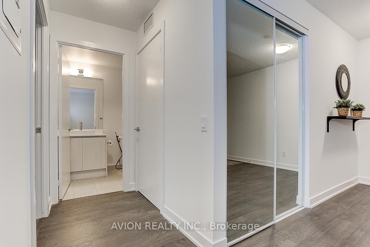 251 Manitoba Street Unit 203 photo 4