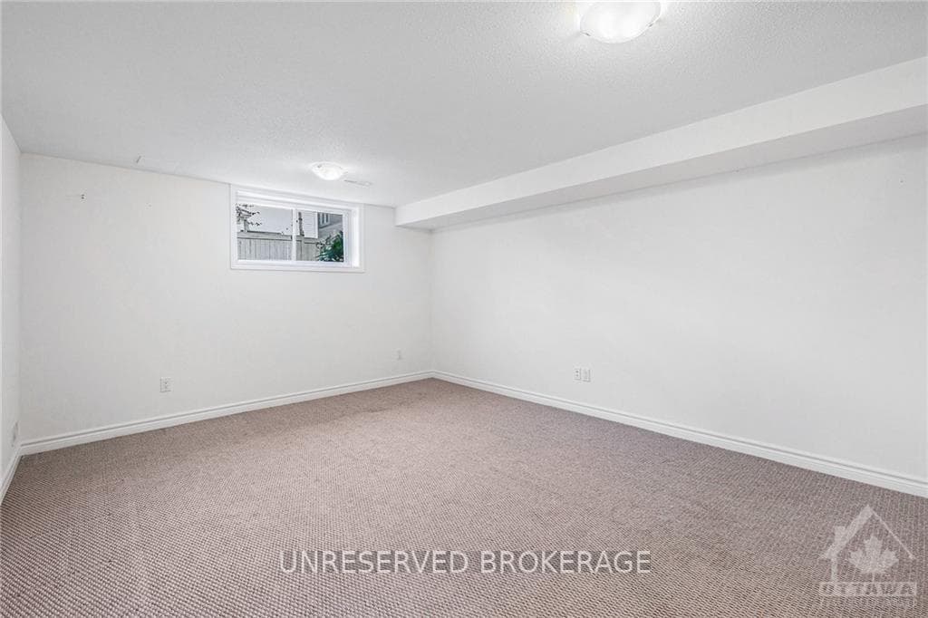 932 KILBIRNIE Drive photo 23