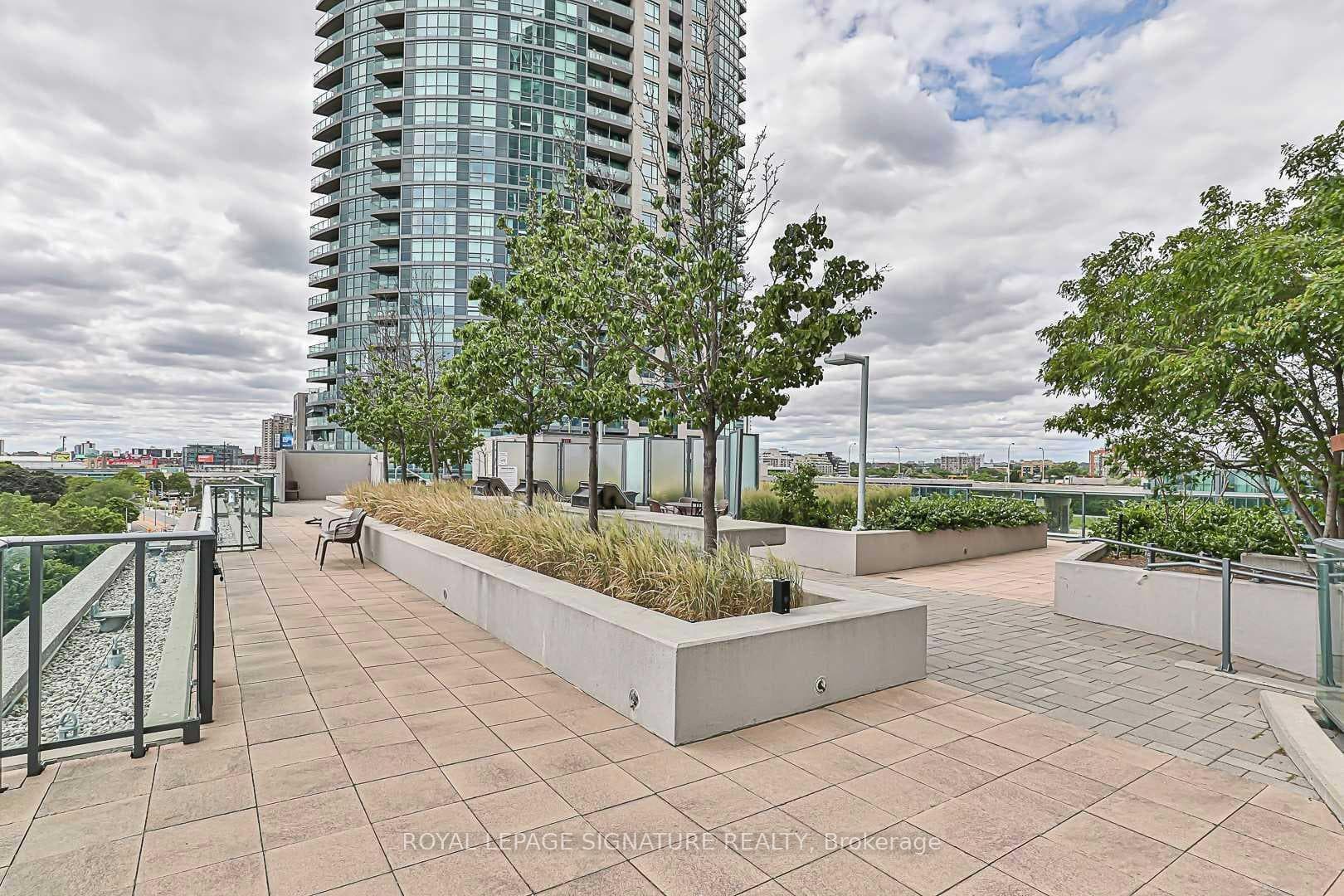 215 Fort York Boulevard Unit 1103 photo 14