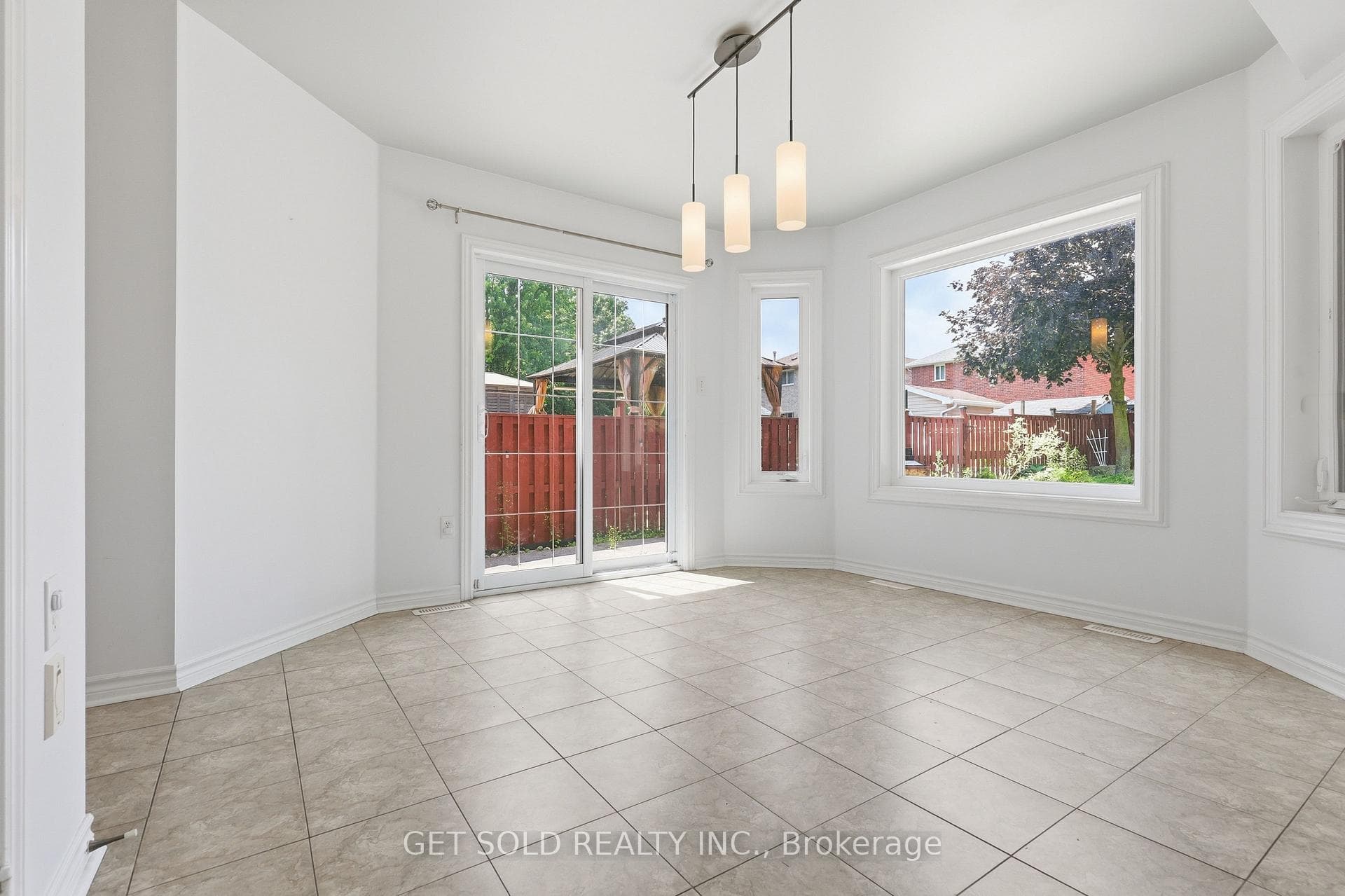 28 Hawkins Drive photo 16