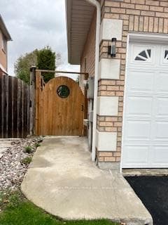 1525 Meldron Drive photo 2