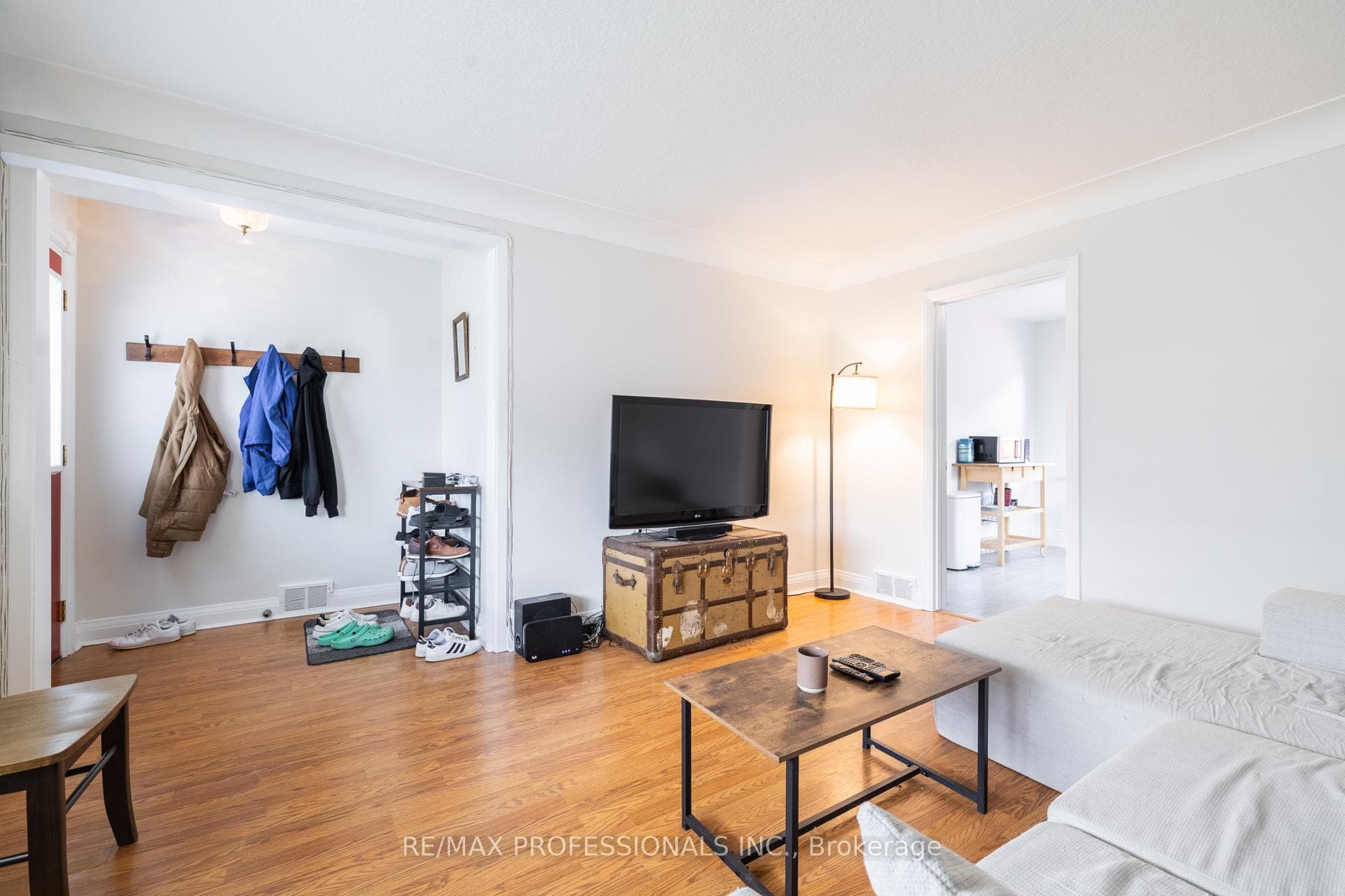 1045 Helena Street photo 7