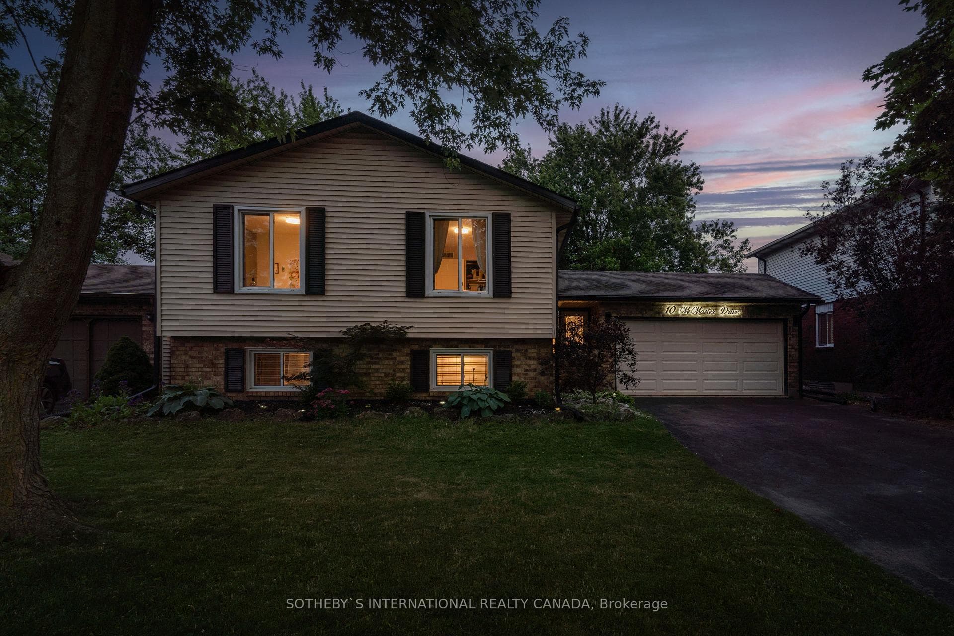 10 McMaster Drive photo 25