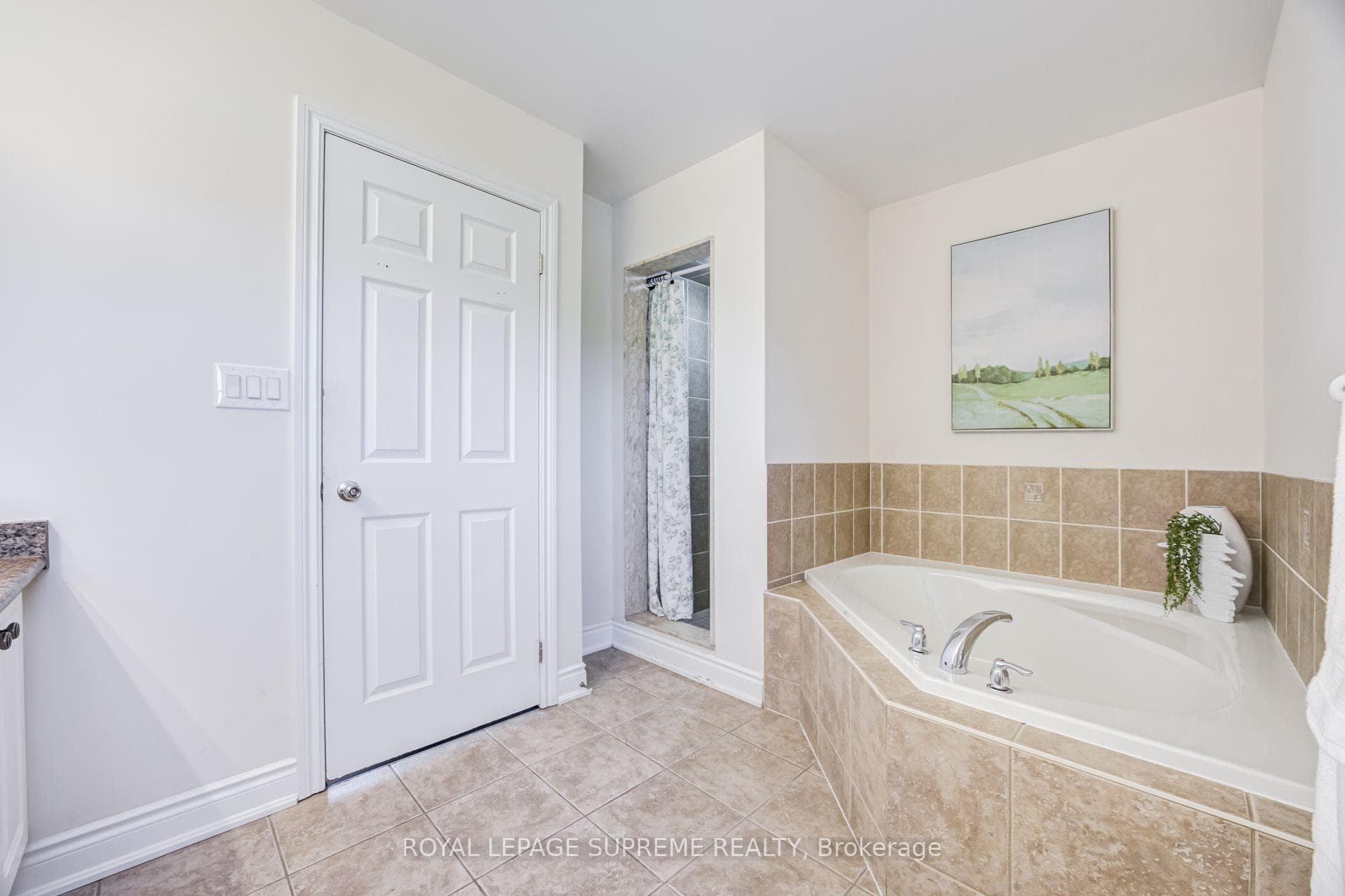 19B Hobden Place photo 26
