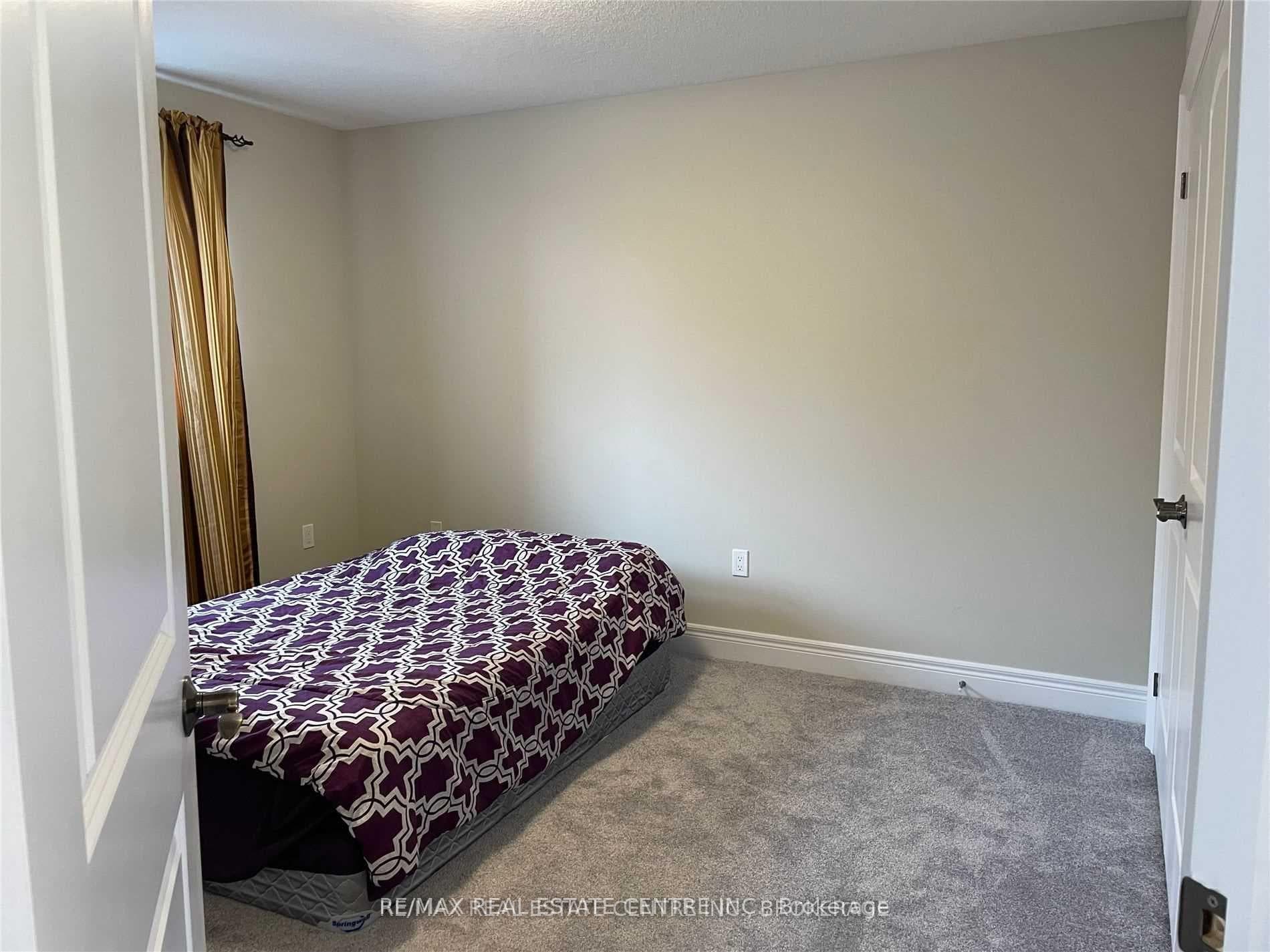 19 Tindall Crescent photo 14