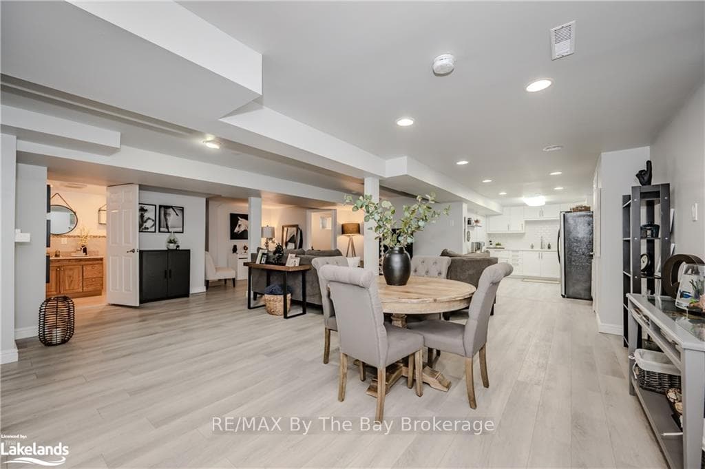 14 FINCHAM Avenue photo 38