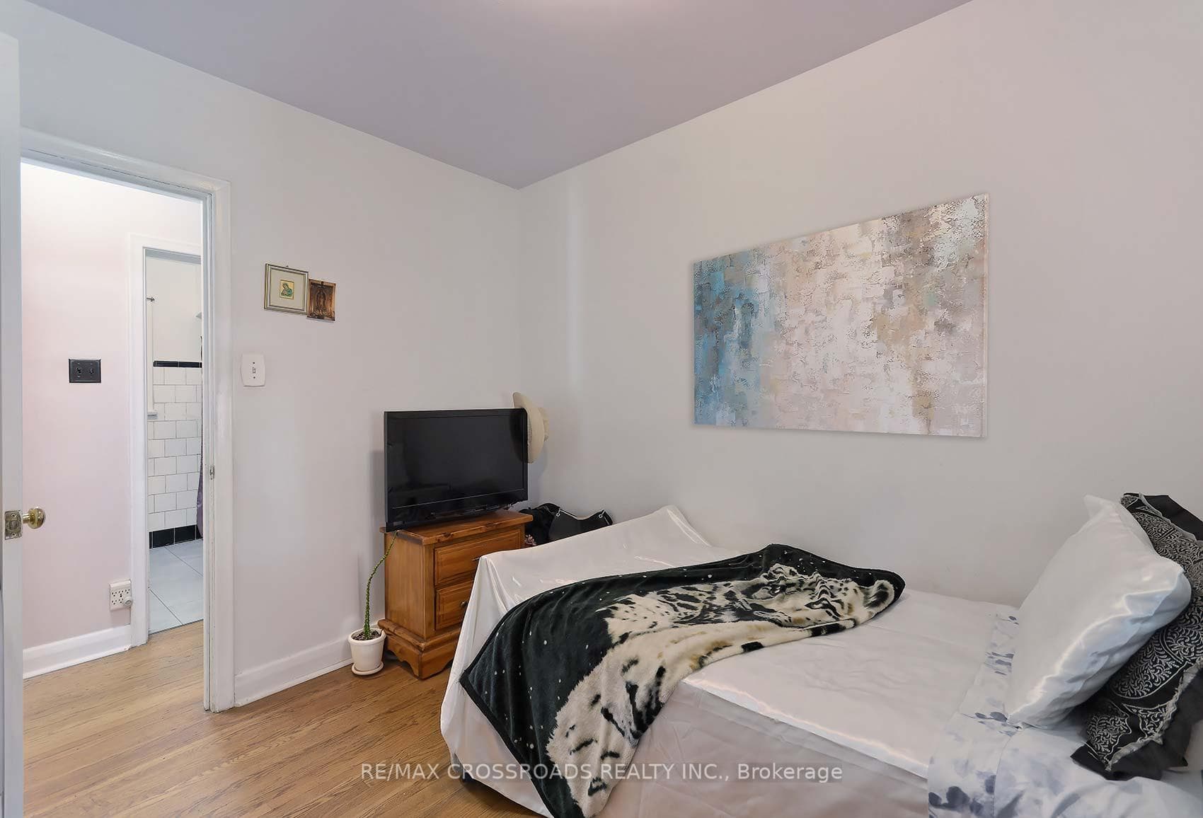 241 Ellington Drive photo 11