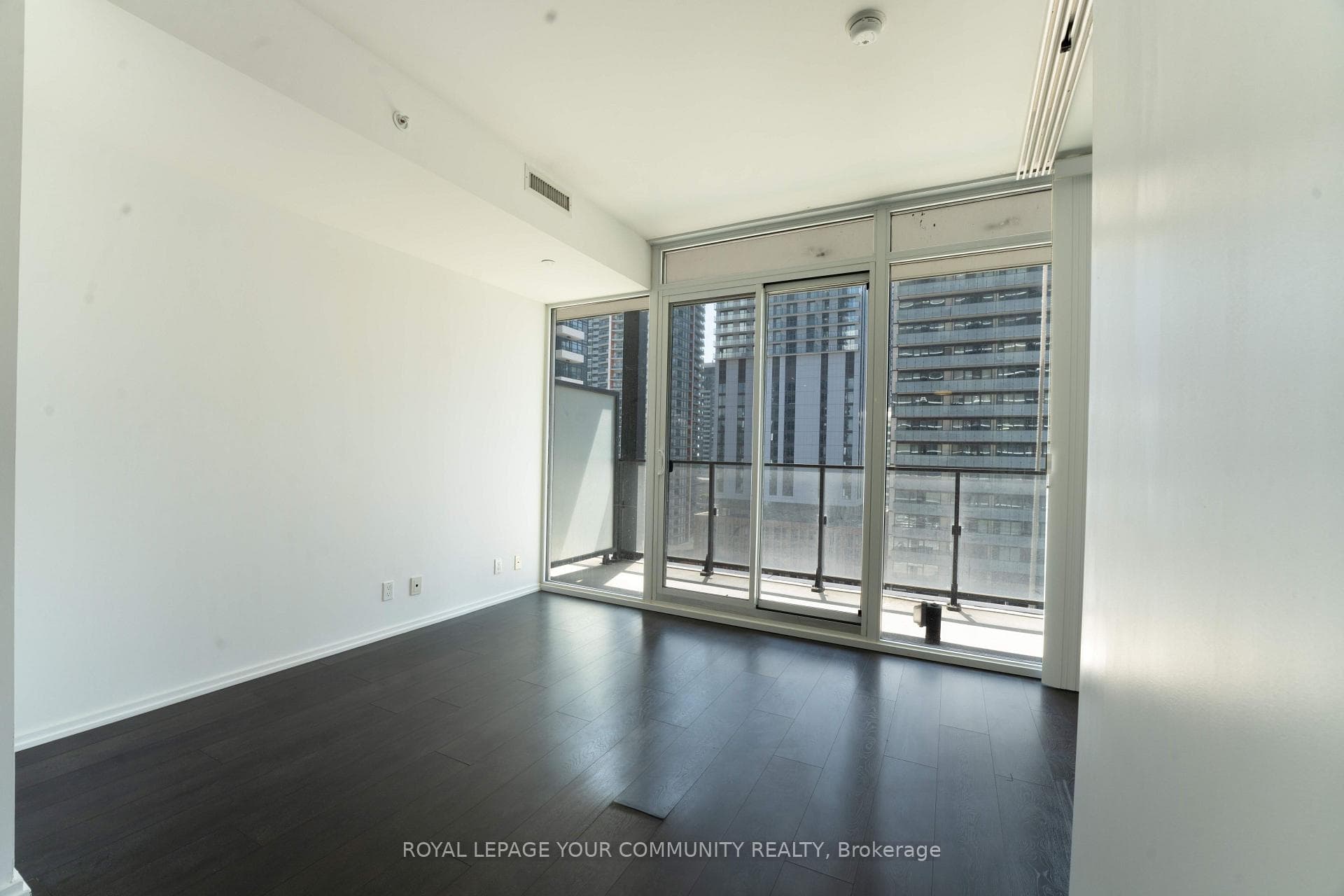 125 Peter Street Unit 1511 photo 8