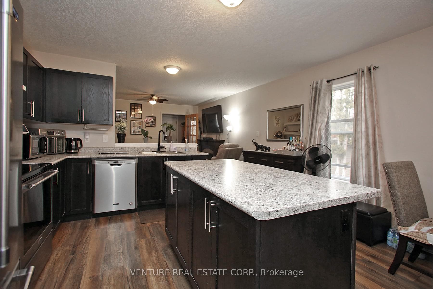 1023 Barton Avenue photo 4