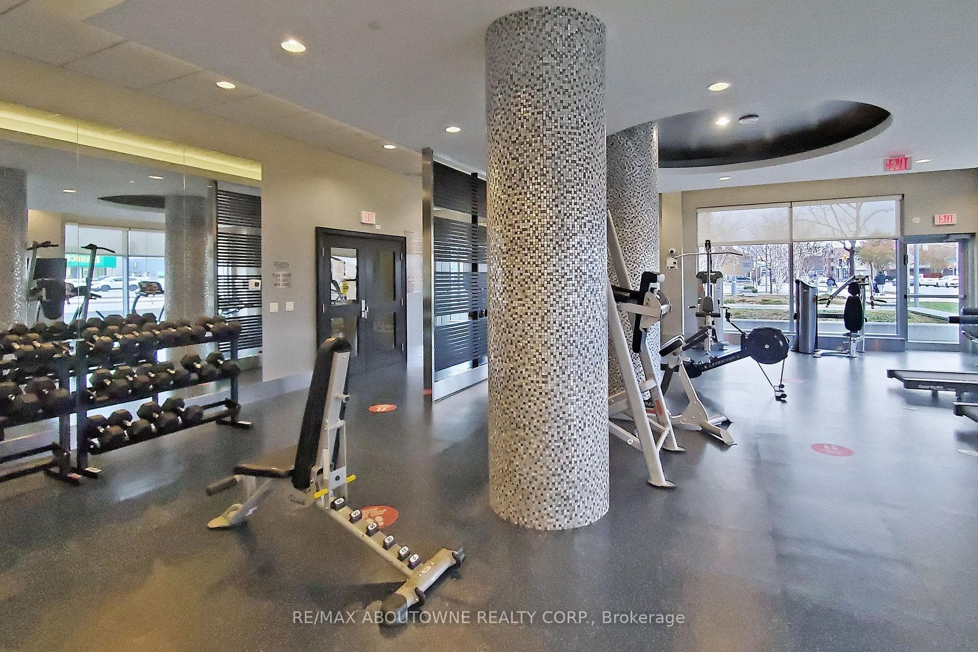 55 speers Road Unit 1007 photo 22