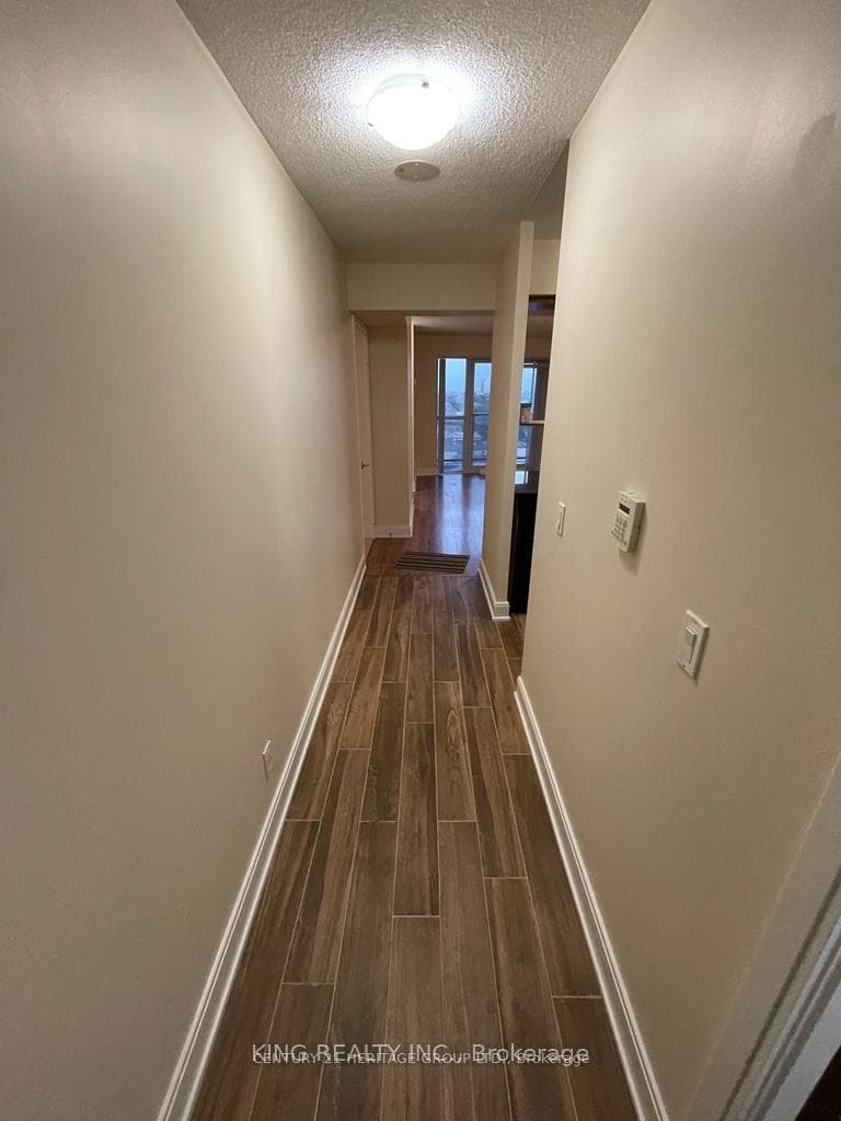 125 Village Green Square Unit 1511 photo 7