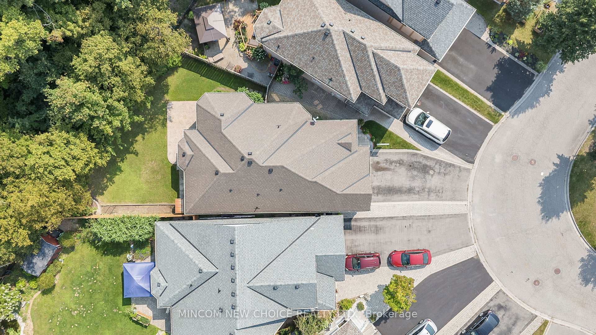 328 Mapleview Court photo 6