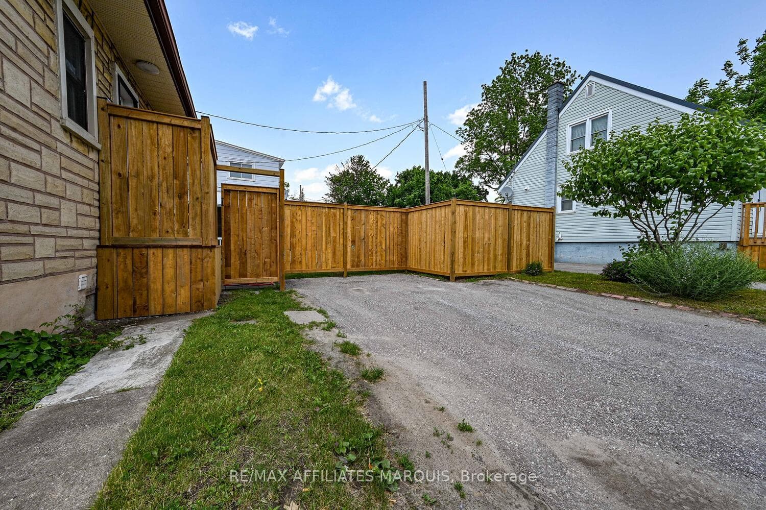 157 ELMSLEY Street photo 28