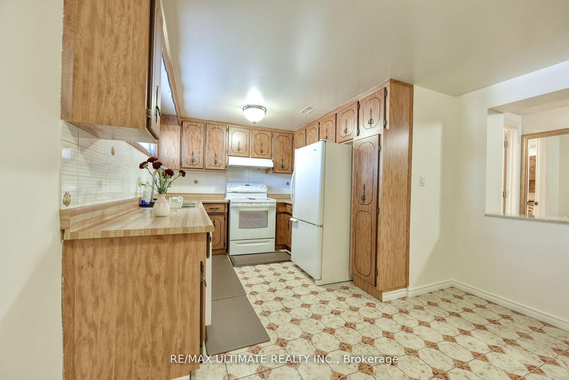 31 Whitburn Crescent Unit Bsmt photo 3