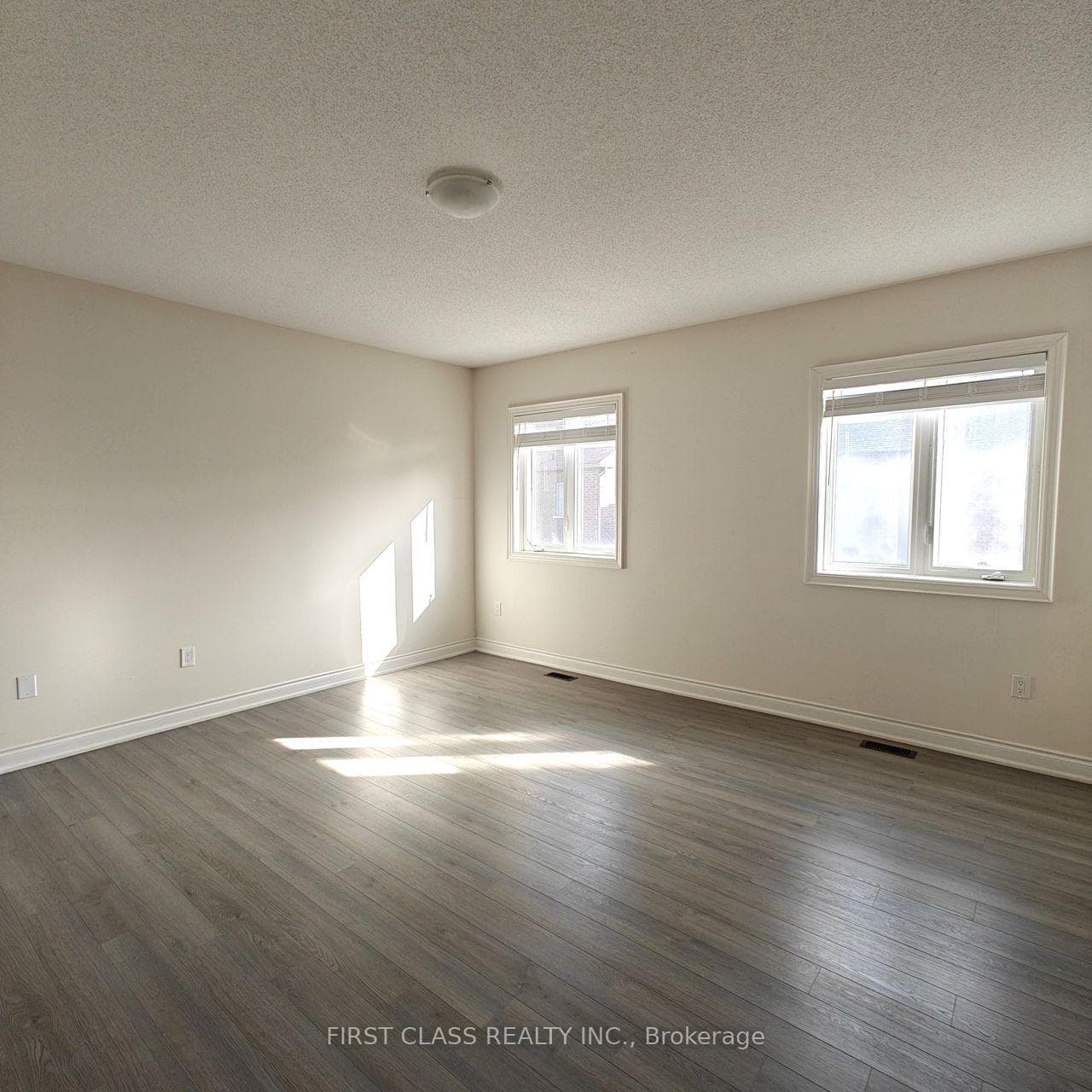 1538 Devine Point photo 19