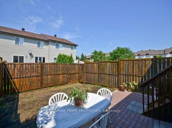246 Duntroon Circle photo 2