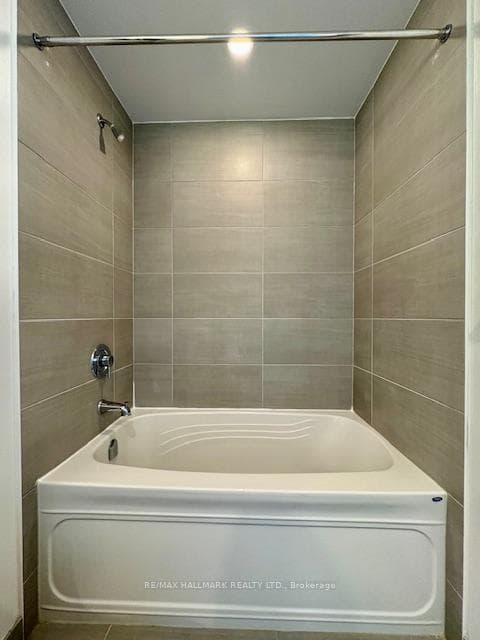 Tiled Surround tub