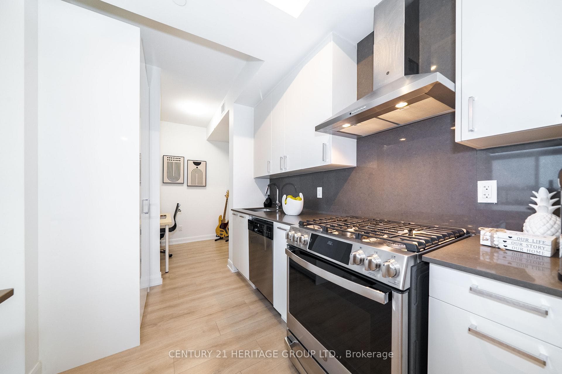 385 Osler Street Unit 610 photo 12